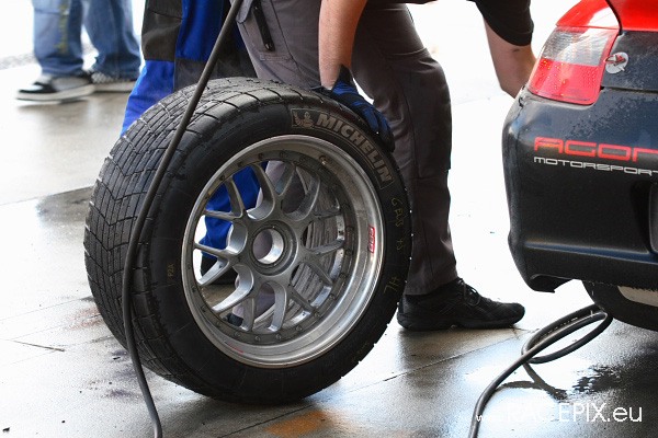 VLN-07 2008-07-19 07 Boxengasse + Siegerehrung IMG_2118