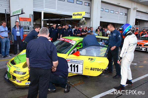 VLN-07 2008-07-19 07 Boxengasse + Siegerehrung IMG_2141