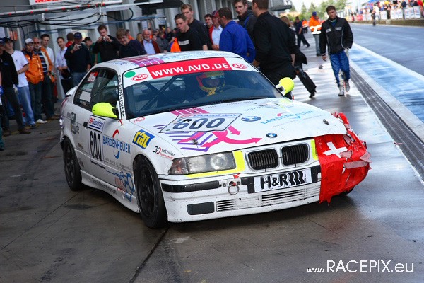 VLN-07 2008-07-19 07 Boxengasse + Siegerehrung IMG_2158