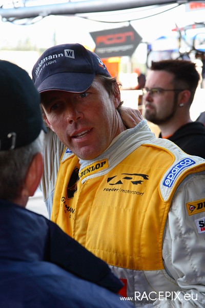 VLN-07 2008-07-19 07 Boxengasse + Siegerehrung IMG_2166