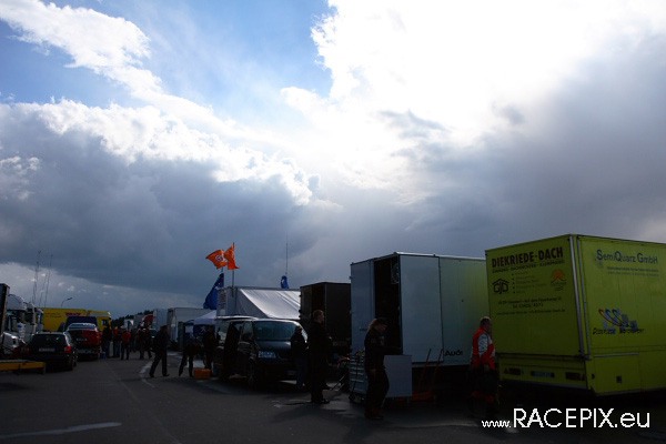 VLN-07 2008-07-19 07 Boxengasse + Siegerehrung IMG_2169