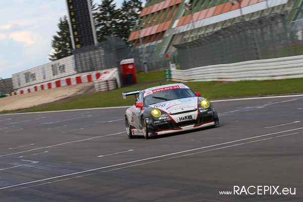 VLN-07 2008-07-19 07 Boxengasse + Siegerehrung IMG_2178