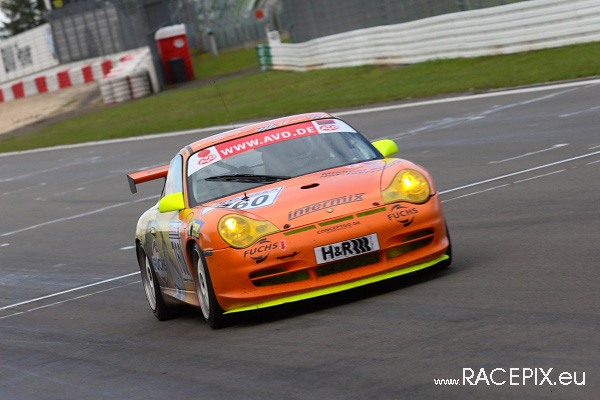 VLN-07 2008-07-19 07 Boxengasse + Siegerehrung IMG_2188