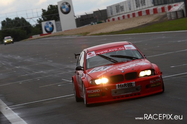 VLN-07 2008-07-19 07 Boxengasse + Siegerehrung IMG_2228
