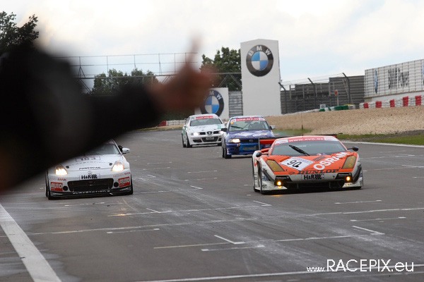 VLN-07 2008-07-19 07 Boxengasse + Siegerehrung IMG_2231