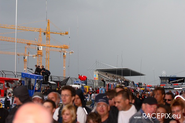 VLN-07 2008-07-19 07 Boxengasse + Siegerehrung IMG_2236
