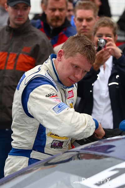 VLN-07 2008-07-19 07 Boxengasse + Siegerehrung IMG_2245