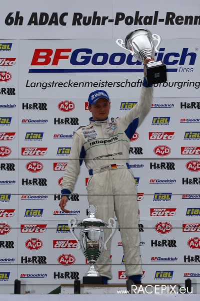 VLN-07 2008-07-19 07 Boxengasse + Siegerehrung IMG_2265