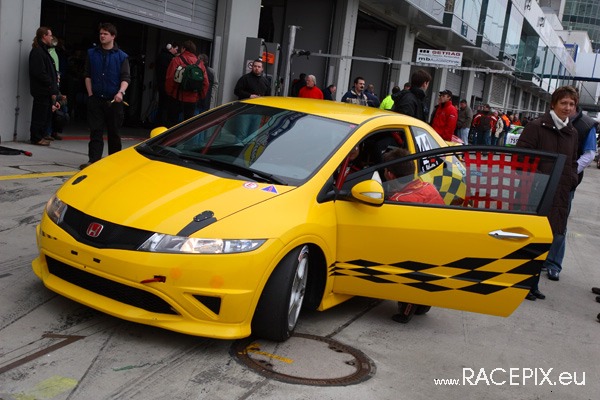 VLN-Test 15-03-2008 01 Fahrerlager 071
