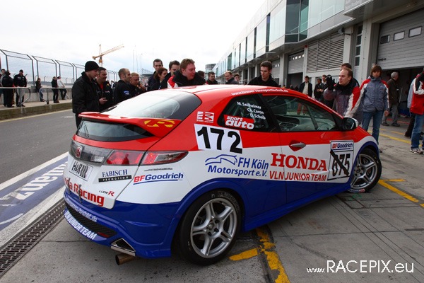 VLN-Test 15-03-2008 03 Fahrerlager 15